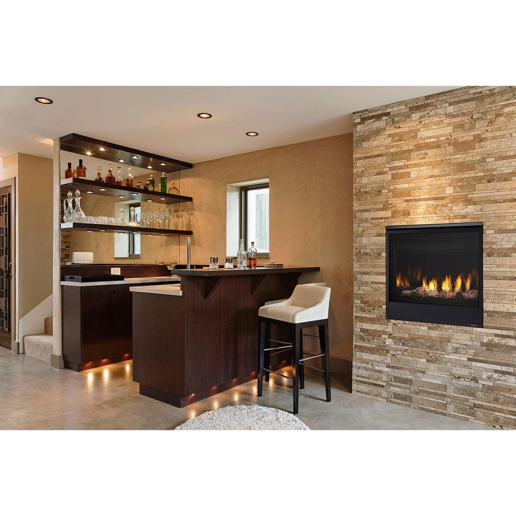 Majestic Quartz 32" Direct Vent Gas Fireplace (QUARTZ32IFTN/QUARTZ32IFTL) - Front View